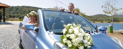 08-kassandratour-wedding-car-couple-02-850